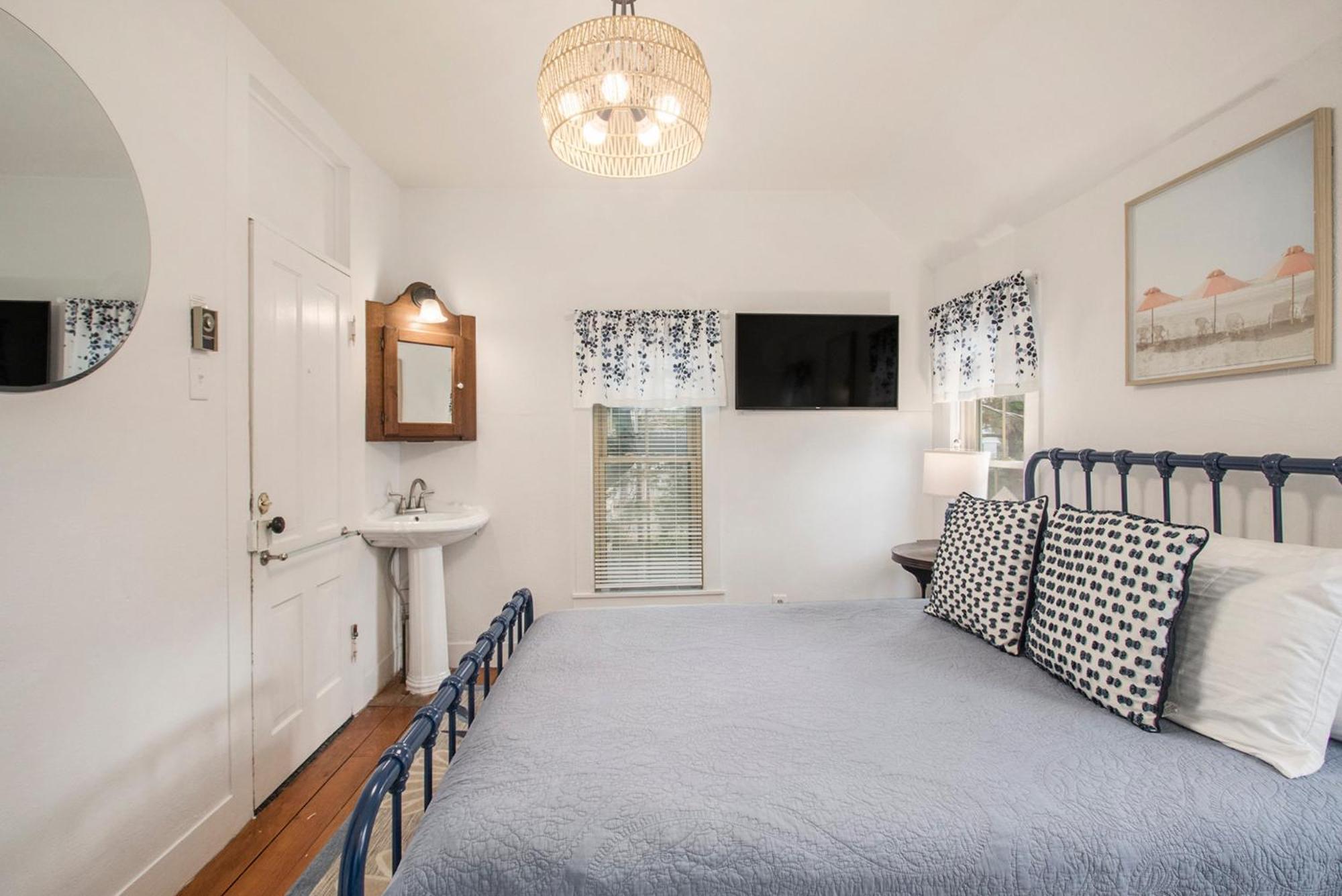 Waters View Bed & Breakfast *
